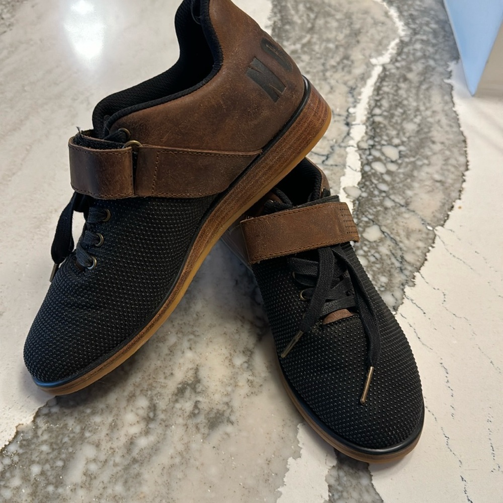 NOBULL lifters great condition size 8